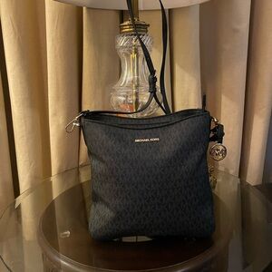 Michael Kors please check all picture of condition